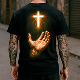 Camiseta Cruz Iluminada com Mão Estampa Religiosa – OFERTA RELÂMPAGO COMPRE 1 LEVE 3